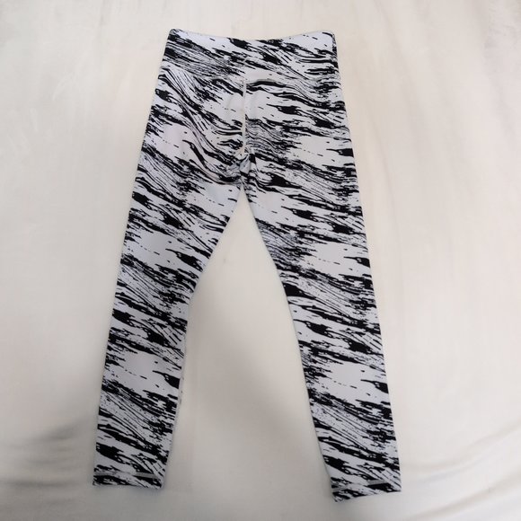 Zyia High-Waist Black & White Print Leggings Size 6 - Picture 3 of 5